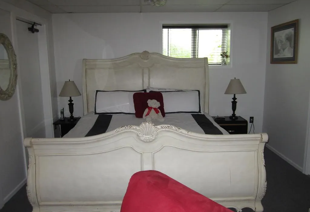 Casey'S Bed & Breakfast-1