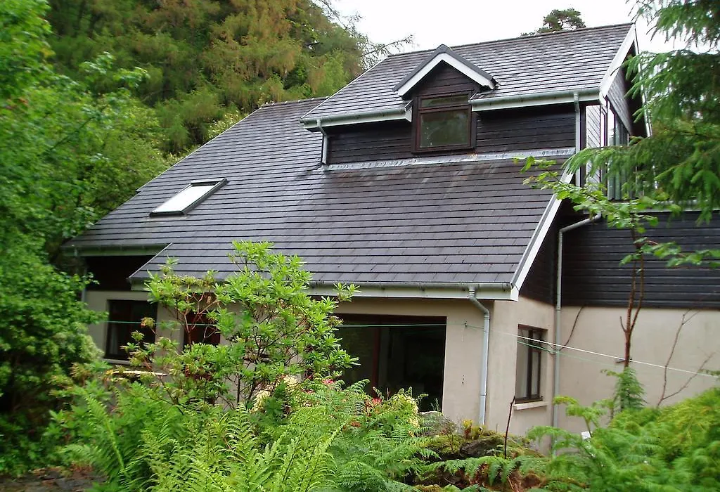 Power House B&B-1