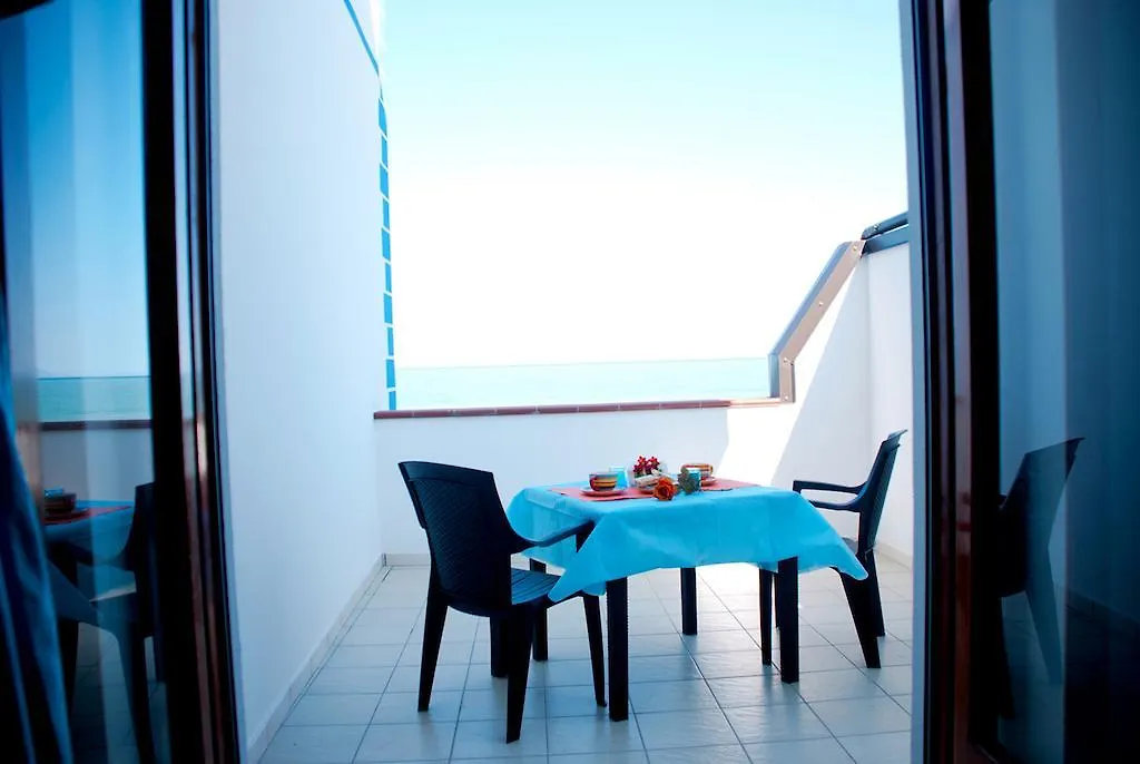 In Riva al Mare B&B-1