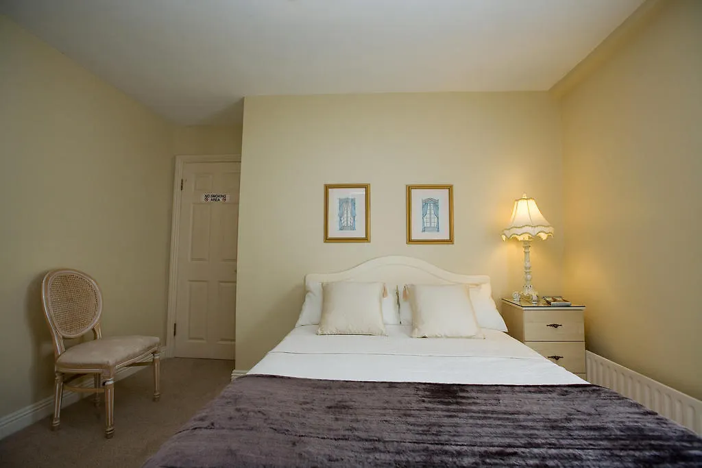 Griffin Lodge Guesthouse-1