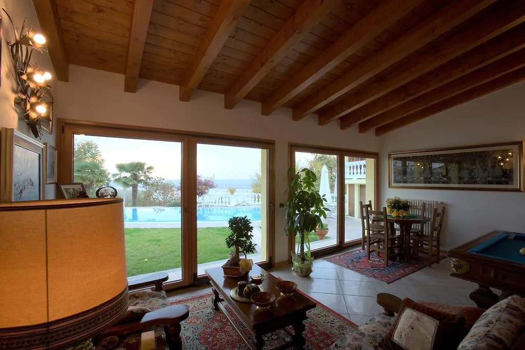 La Casa Sul Fiume-1