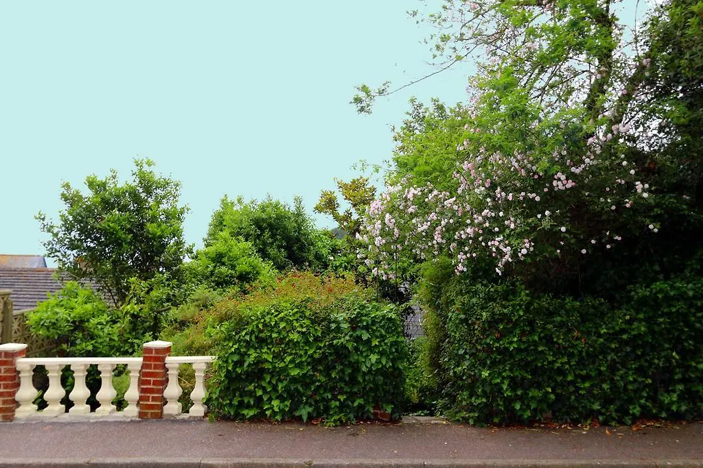 Lammas Park House-1