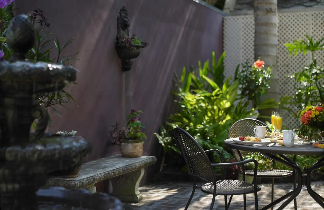 Maison Perrier Bed & Breakfast-1