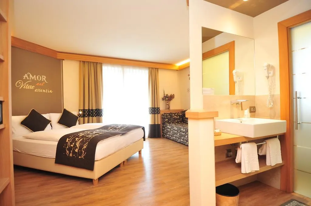 Hotel Bondi-1