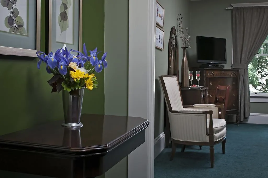 Green Gables Inn-1