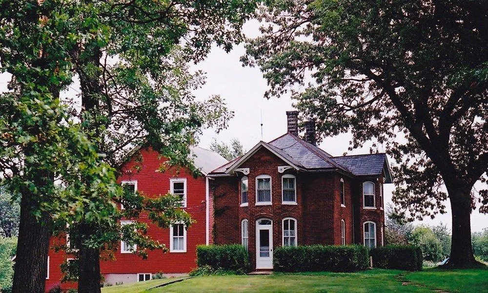 Strawberry Farm B And B-1