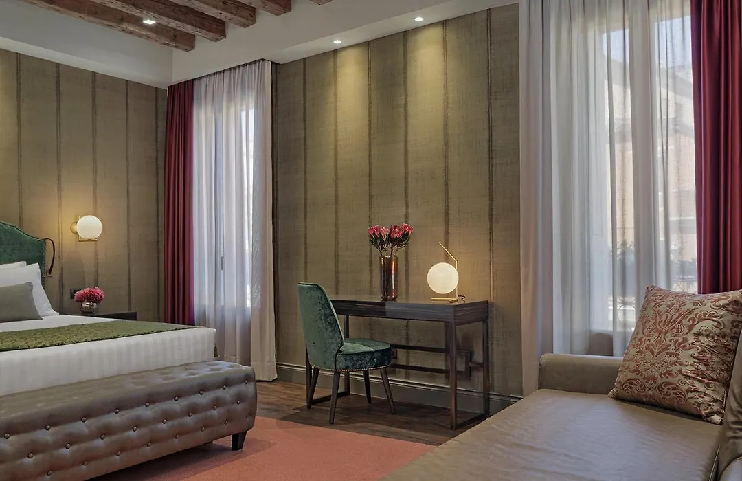 Suite735-1