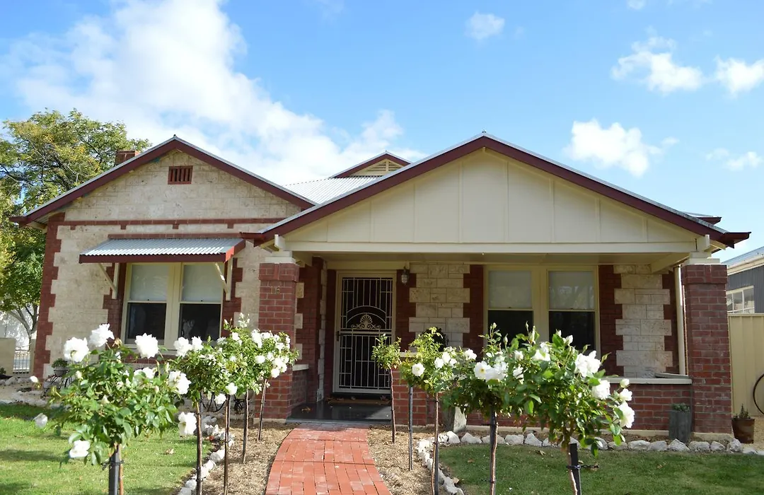 Two Cow Cottage Bed & Breakfast-1