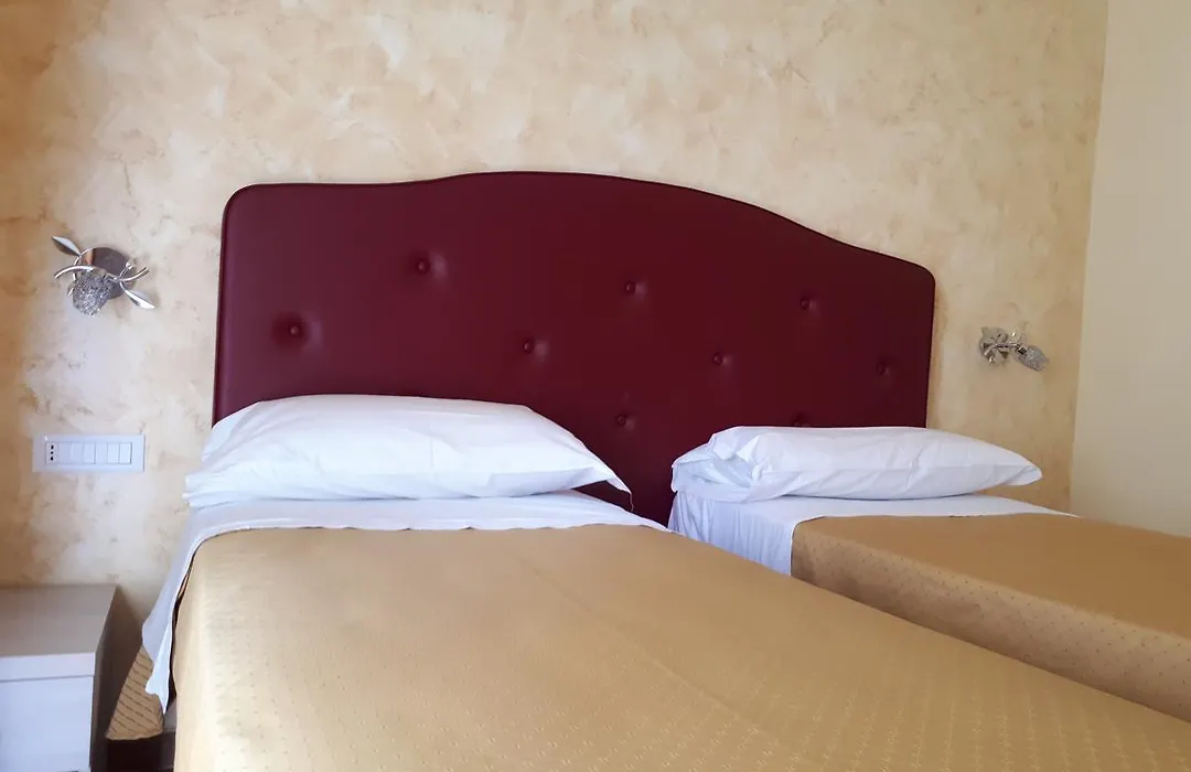 Clodio Rooms-1