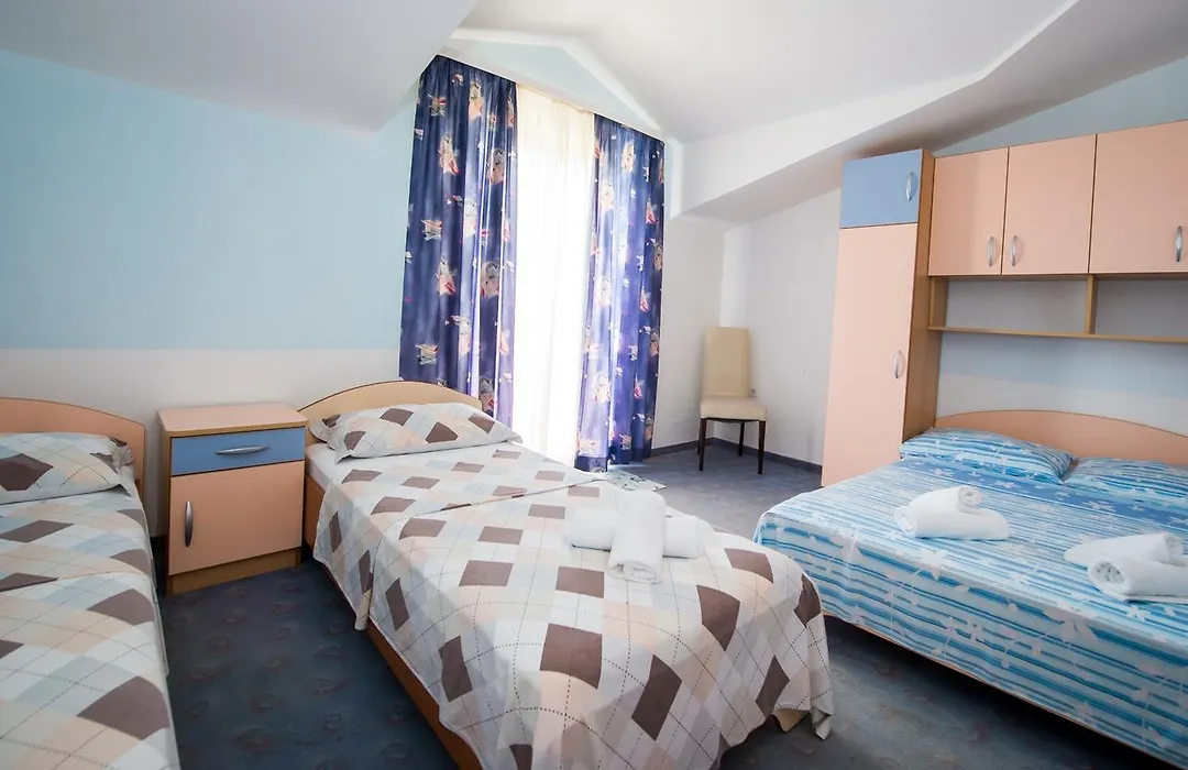 Guesthouse Helena-1