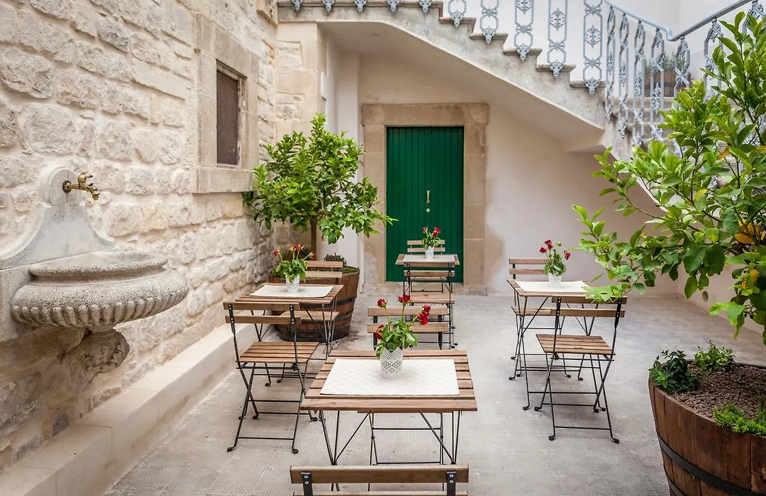 Palazzo Montalbano-1
