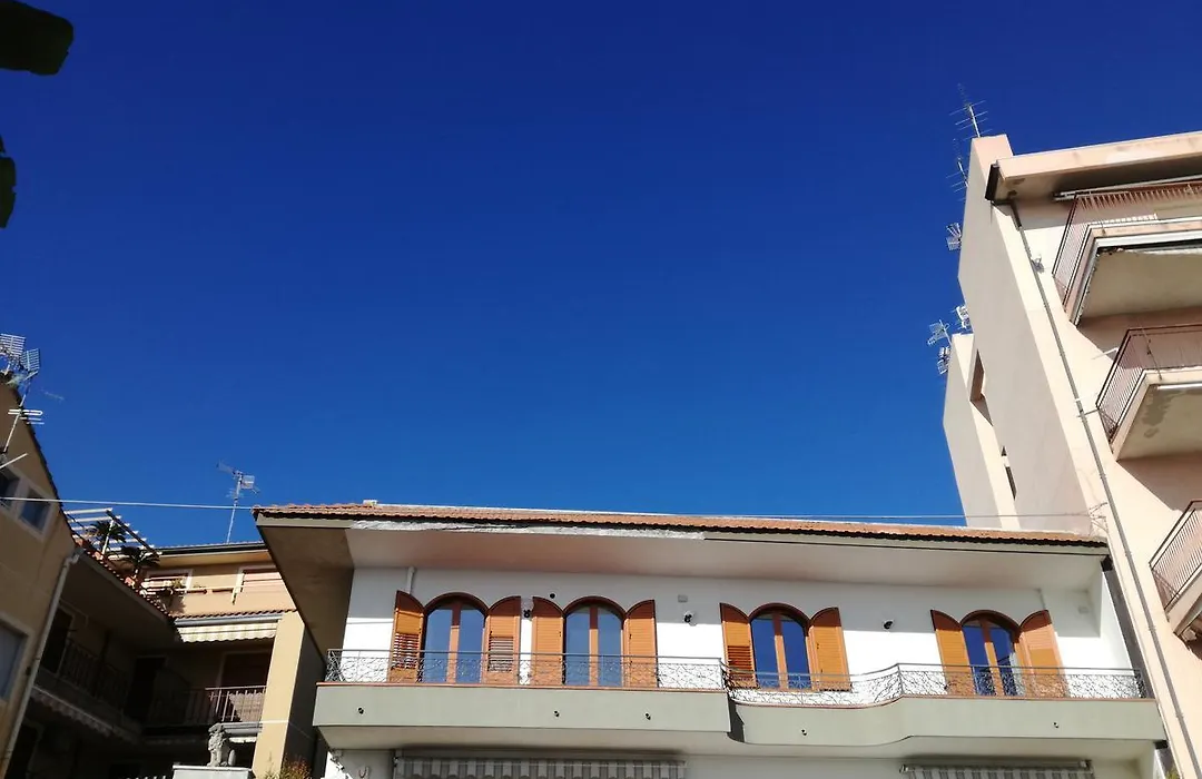 B&B La Spiaggetta Di Stazzo-1