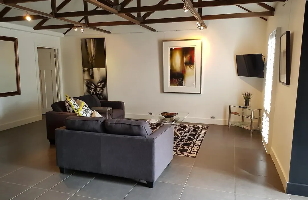 Irongate Studio B&B-1
