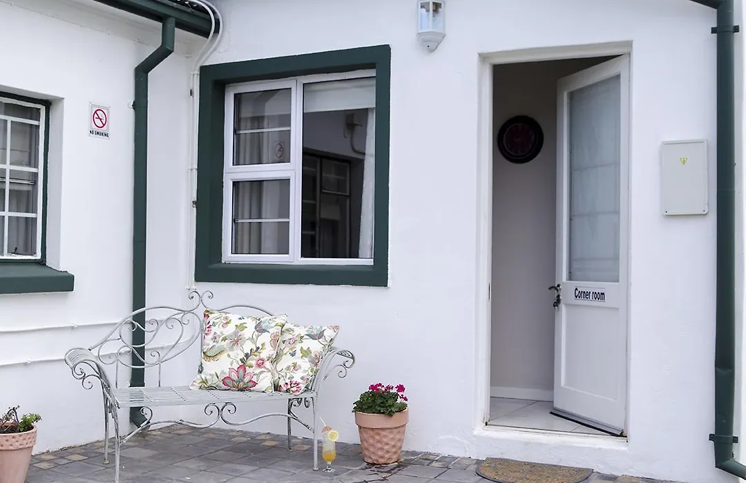 Annies House-1