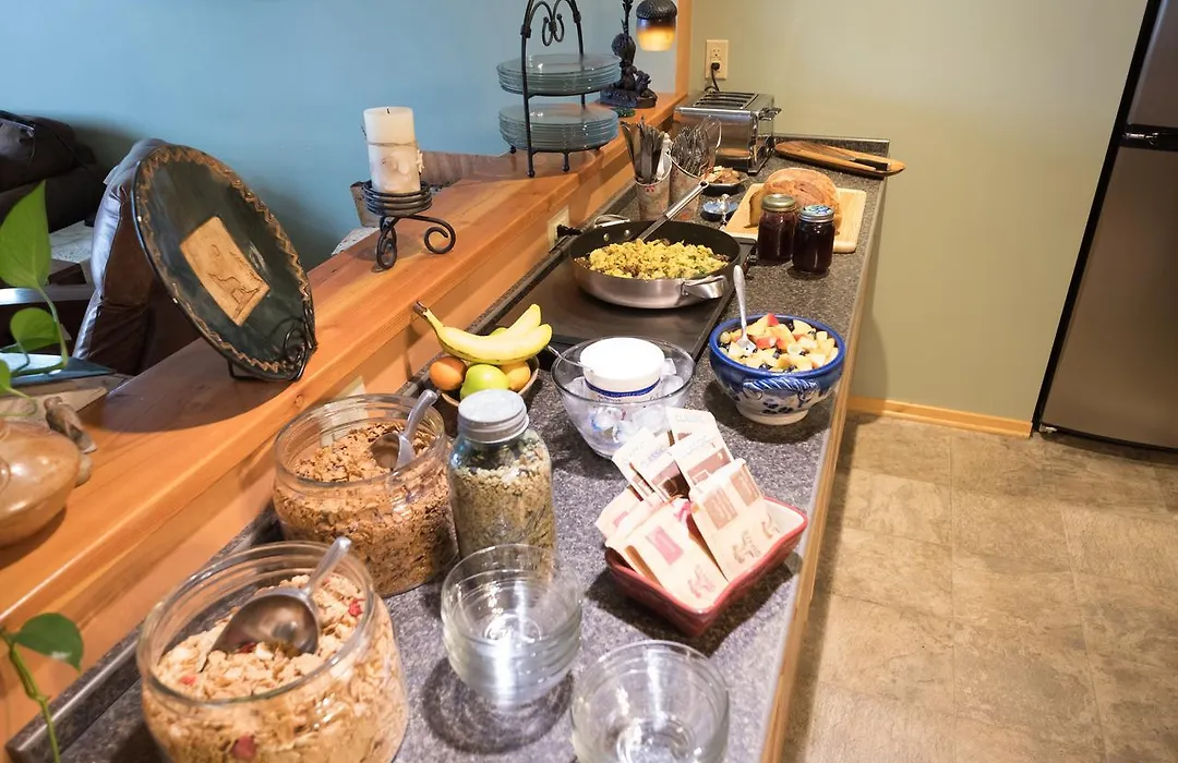 Bay Avenue Inn-1