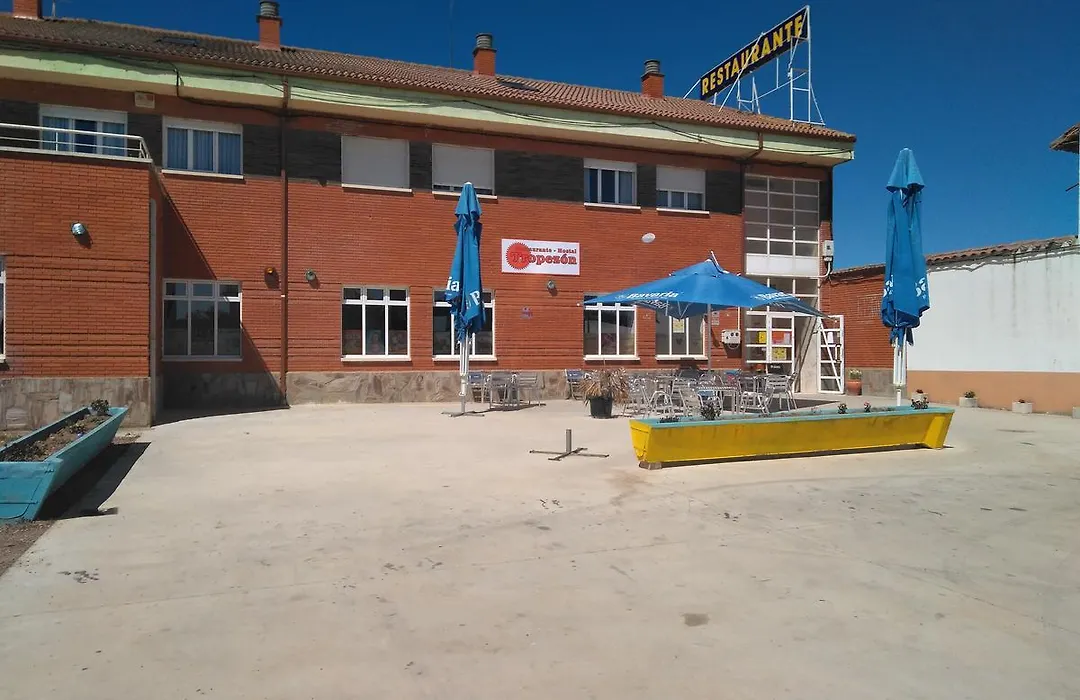 Hostal El Tropezón-1