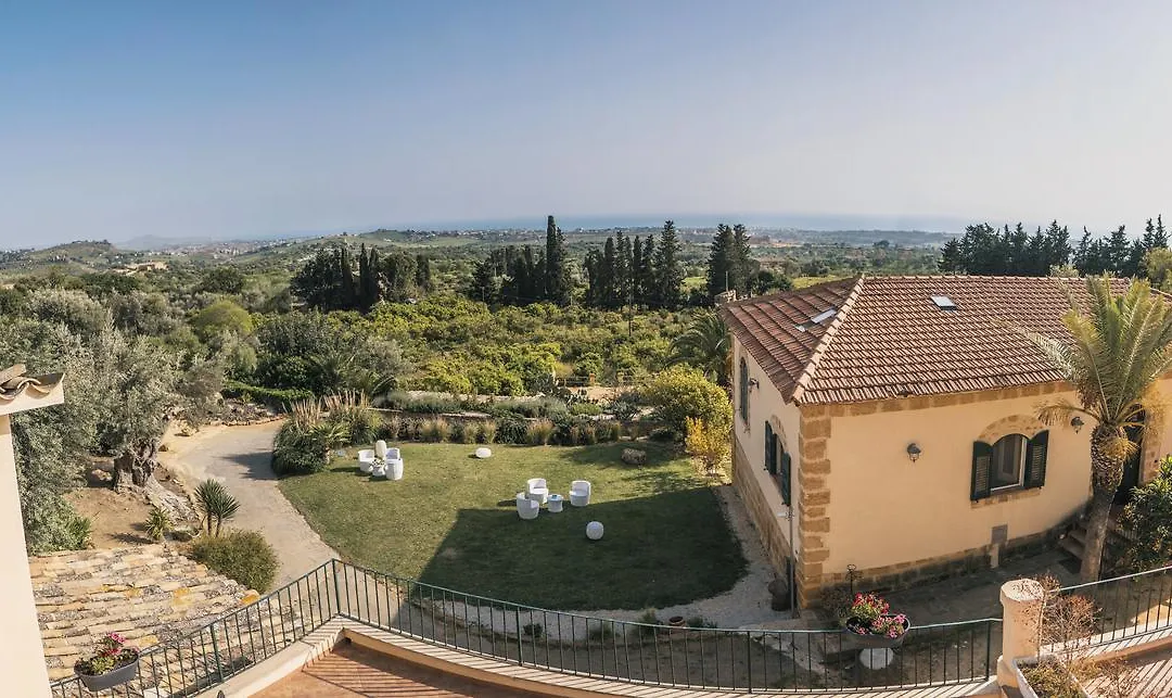 Villa La Lumia B&B Suites & Apartments-1