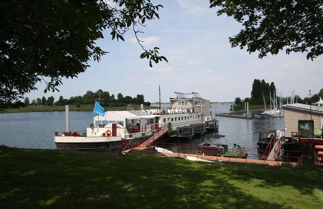 Botel Ophoven-1