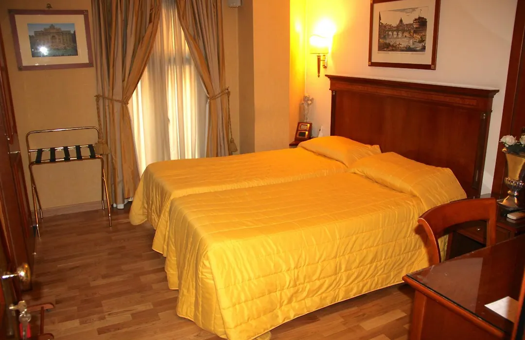 Luxury Rooms H 2000 Roma-1