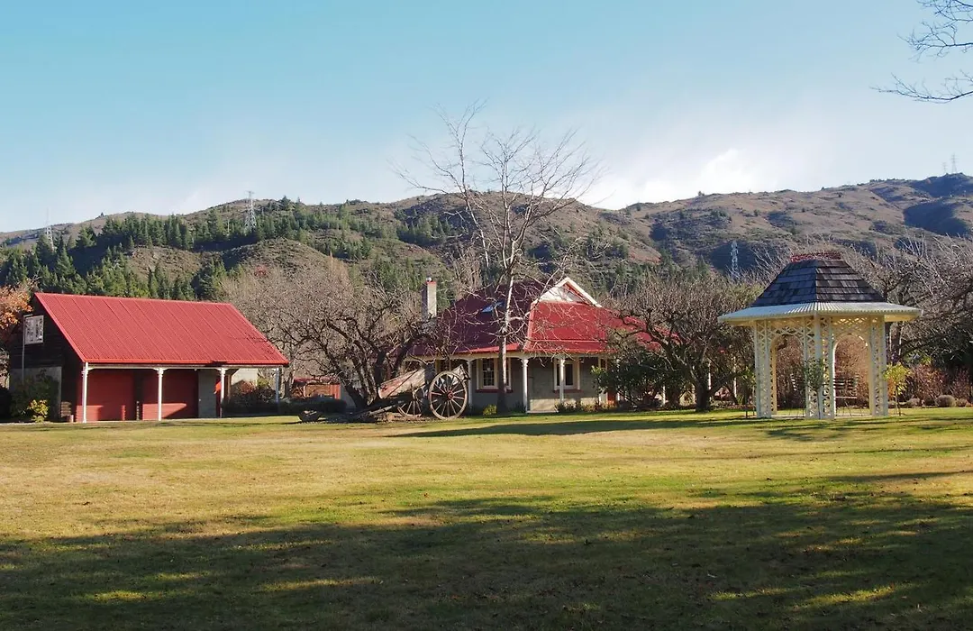 Hartley Homestead Boutique Bed & Breakfast-1
