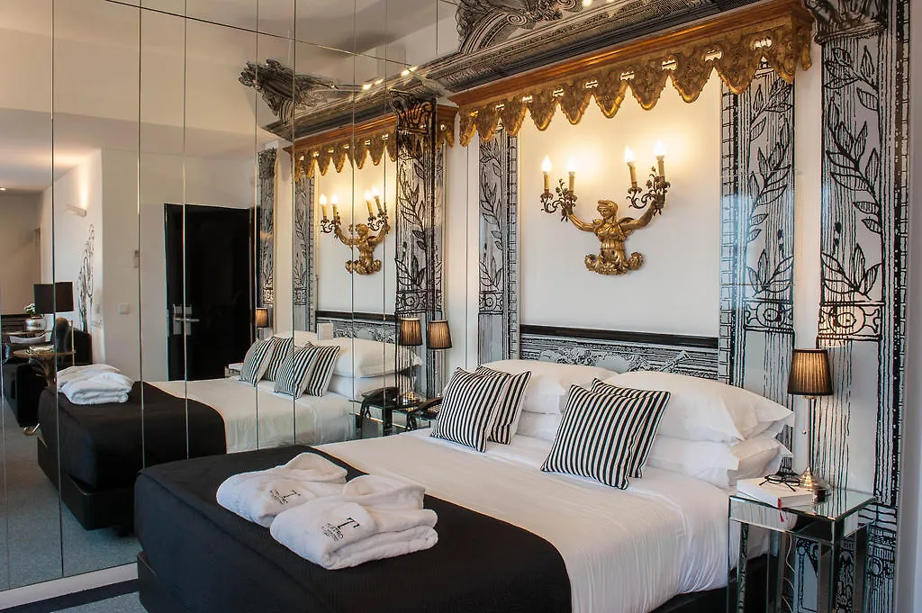Teatro Boutique Rooms & Suites-1