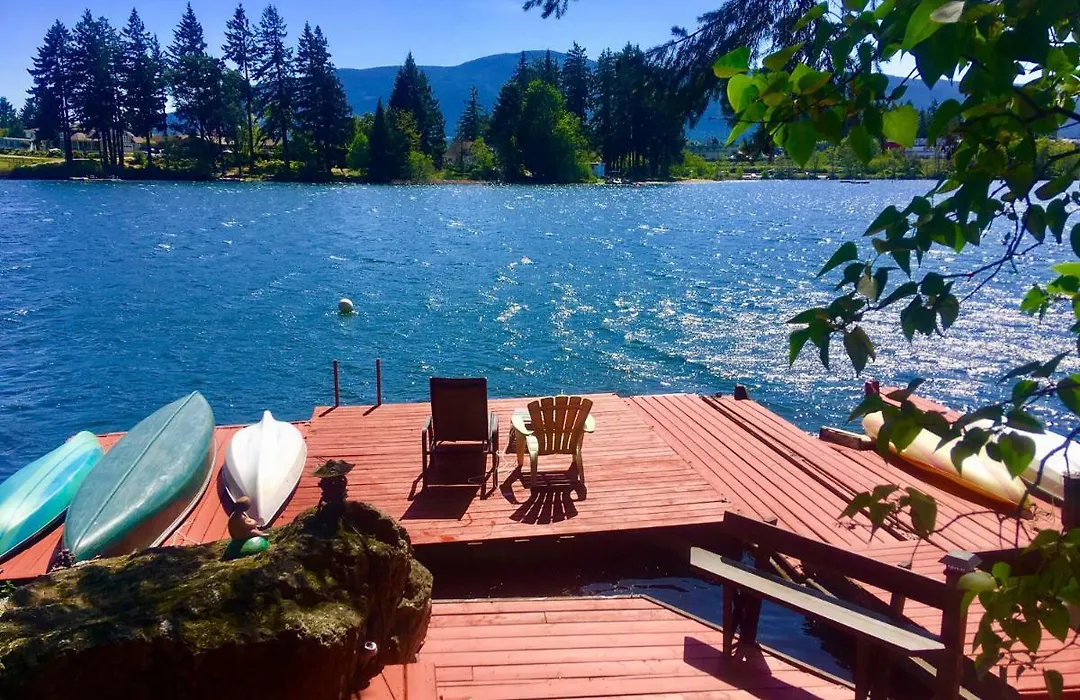 Long Lake Waterfront Bed And Breakfast-1