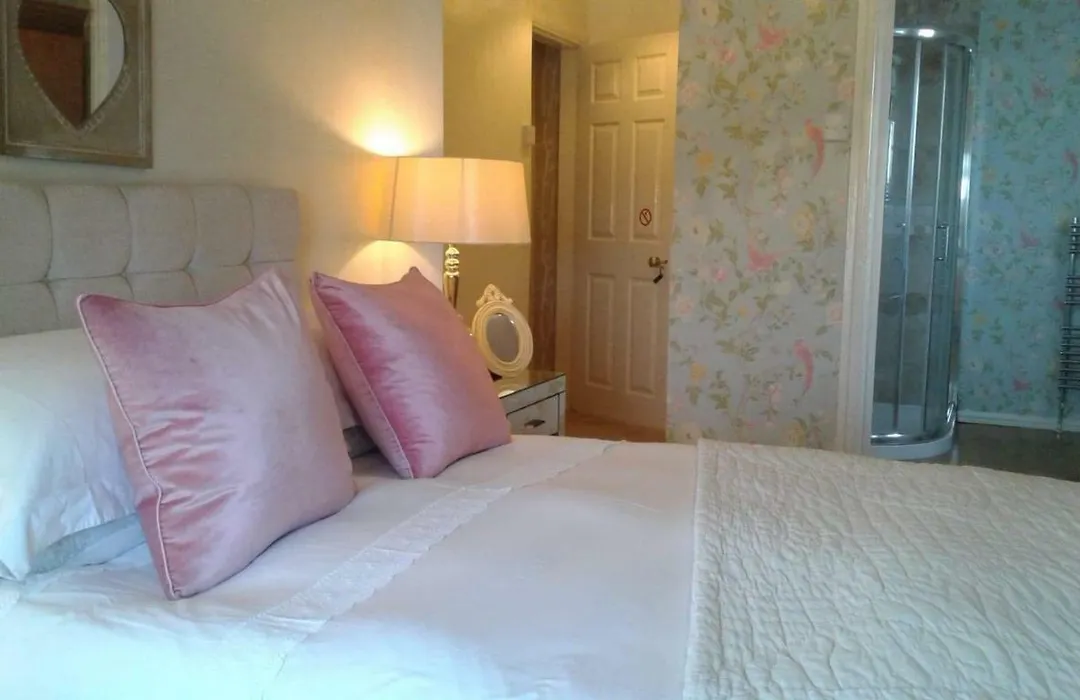 The Beehive Inn-1