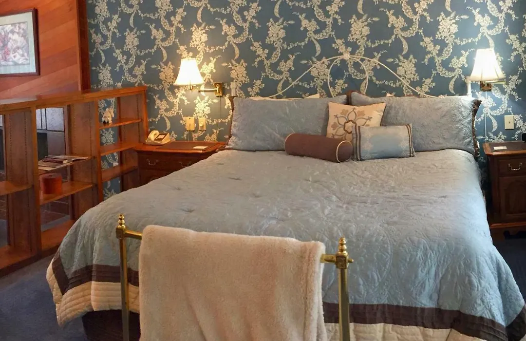 Romeo Inn-1