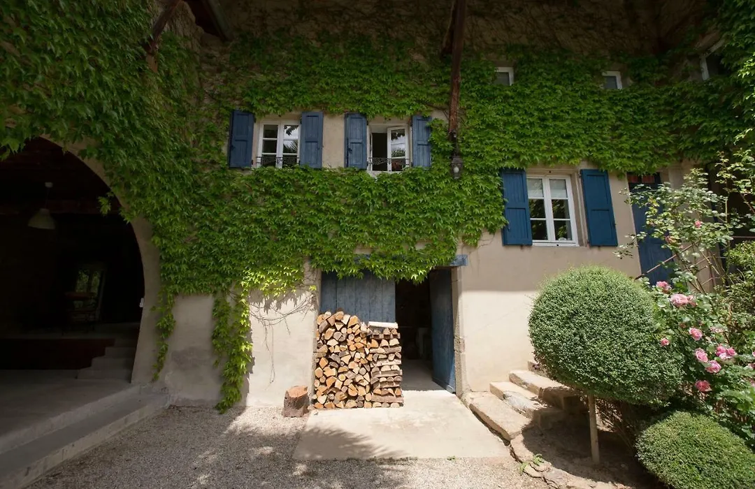 Le Clos Du Perret-1