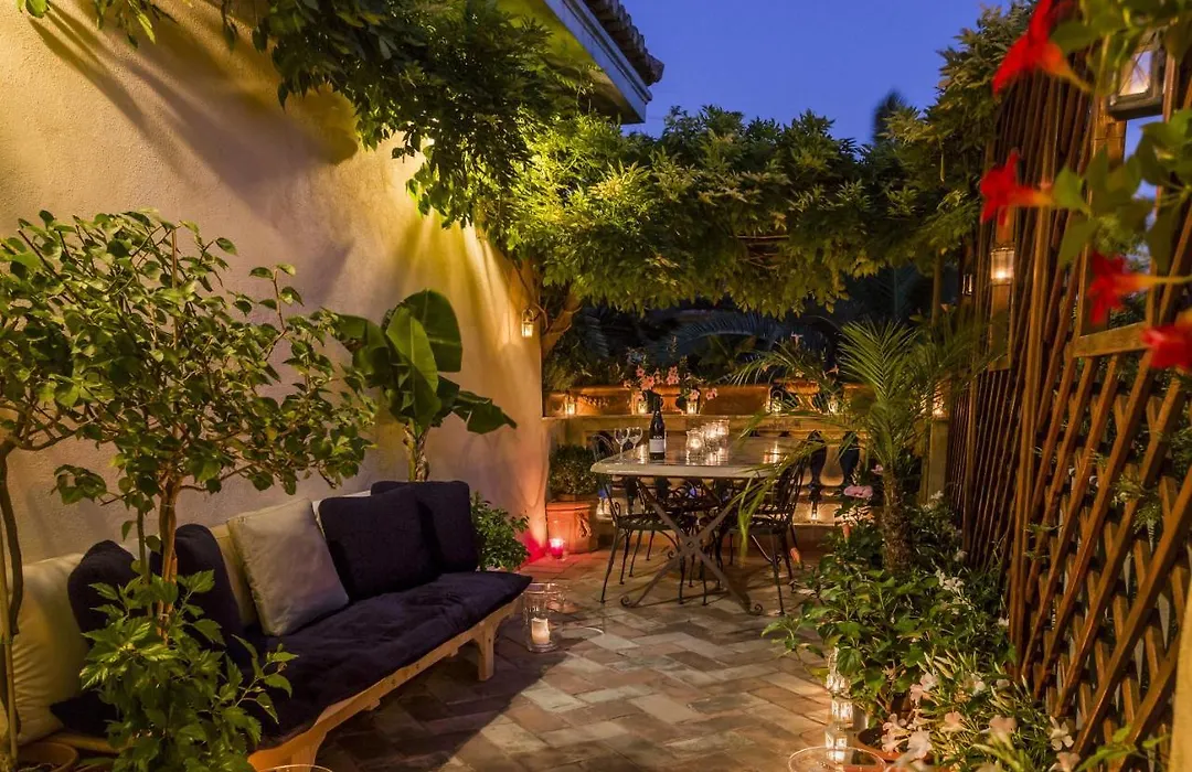 Episcopo Lipinsky Luxury Suites-1
