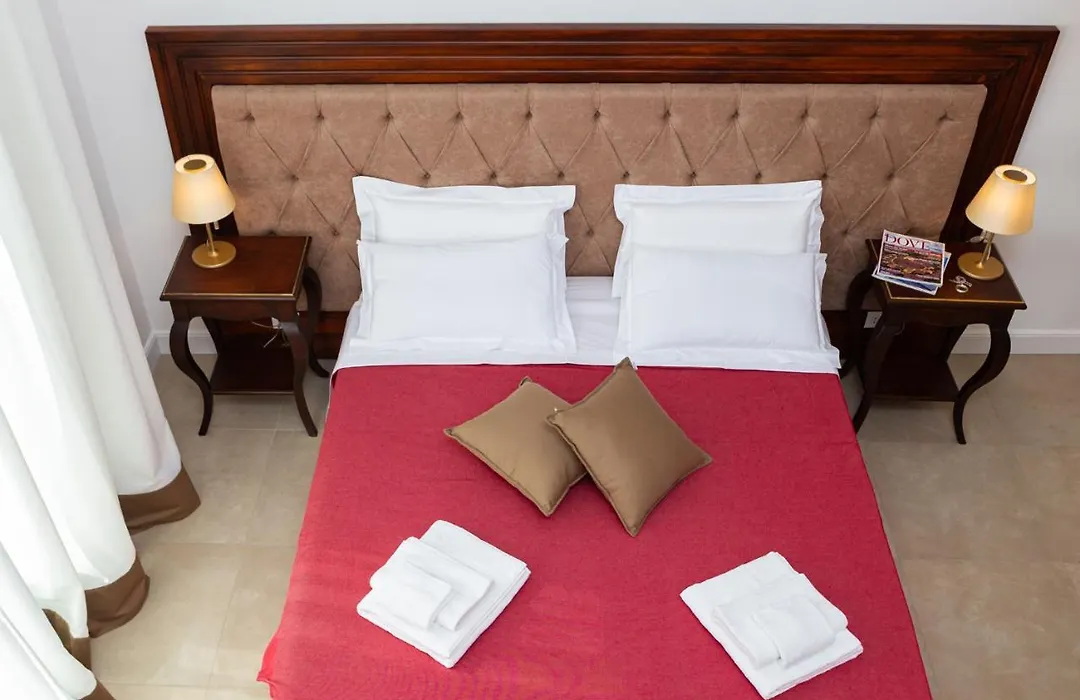 Palazzo Marini B&B Di Charme-1