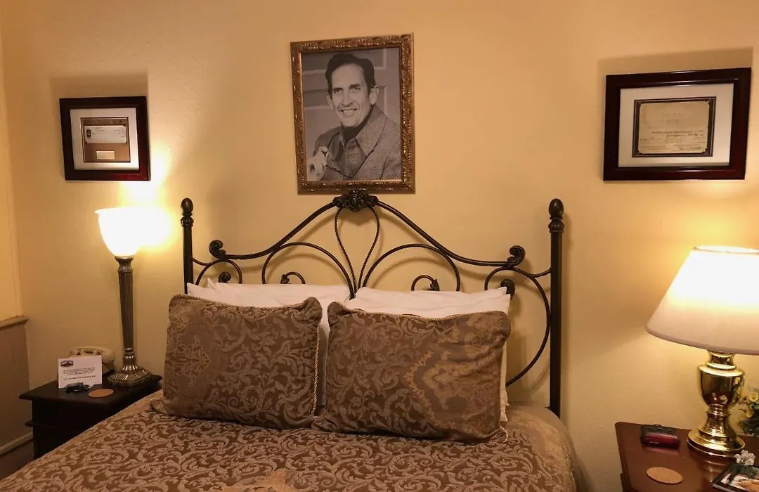 Carr Manor-1