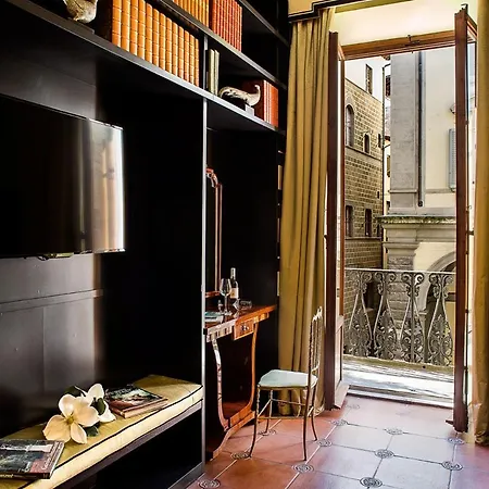 Porcellino Gallery Art Boutique Bb-3
