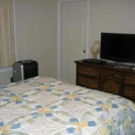 Pine Tree Inn-3