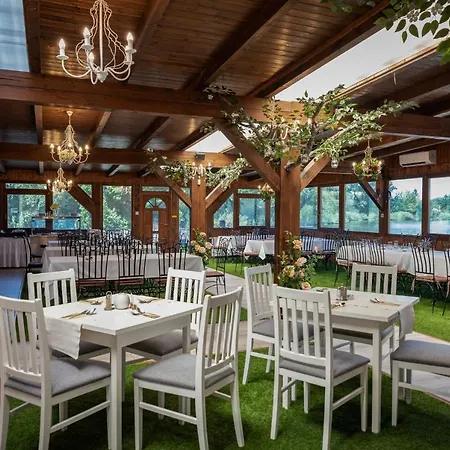 Éden Lounge Restaurant&Pension-2