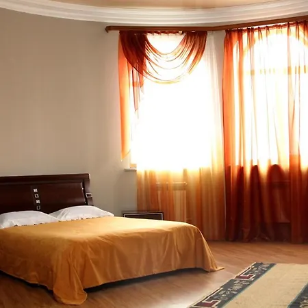 Golden Apricot-2