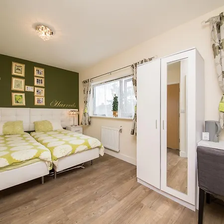 Rowan Park Lodge-2