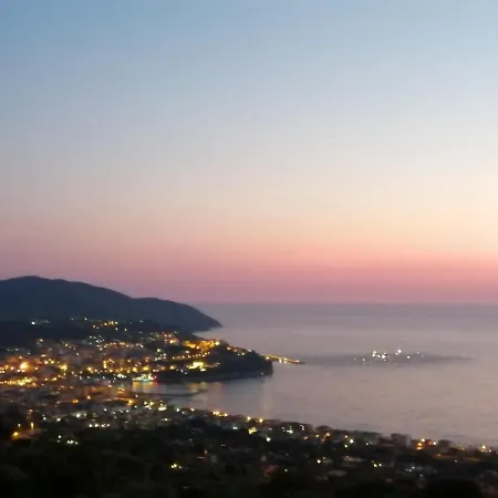 Una terrazza sul mare-2