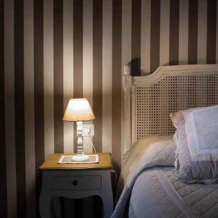 Rooms in San Domenico Maggiore 3-3