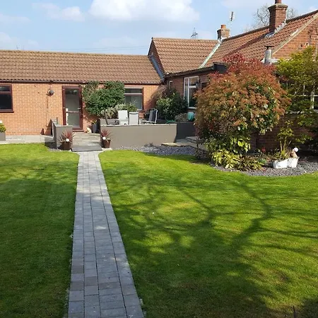 The White Dove Bed And Breakfast With Glamping Newark Showground-3
