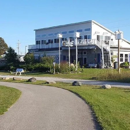The Purple Martin Lakeside Inn Bird Sanctuary On Lake Huron-2