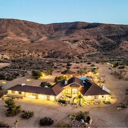 Starlight Boutique Hotel Pioneertown-3