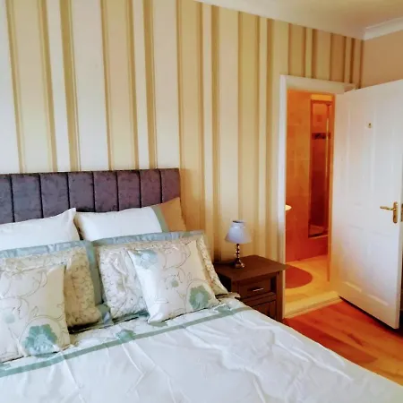 Hunters Lodge B&B-3