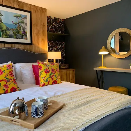 Sherlocks Lodgings-3
