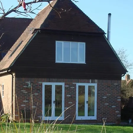 Field Farm Cottage B&B-2