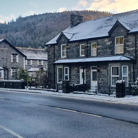 Cae Garw Guest House-2