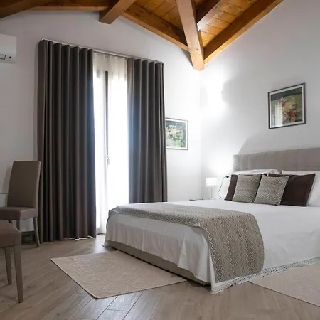 Irilor Luxury B&B-2