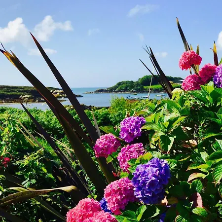 Carraig-Mor House Bed & Breakfast-3