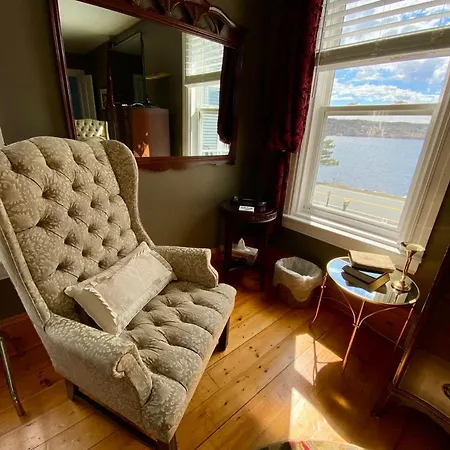 Toba'S Bed & Breakfast-2