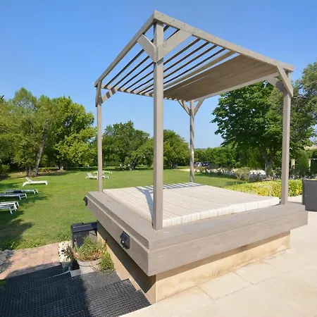 B&B Le Mas Julien piscine chauffée adult only-2